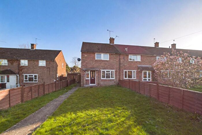 3 Bedroom End Of Terrace House For Sale In Ashampstead Road, Reading, Berkshire, RG30
