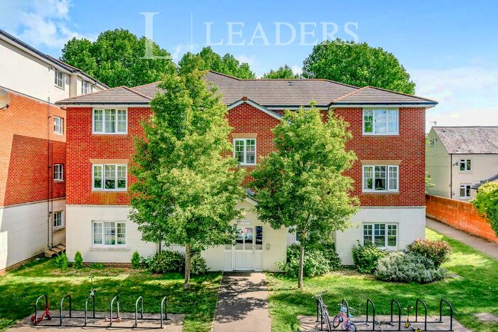 2 Bedroom Flat To Rent In Kennedy Road, Horsham, RH13