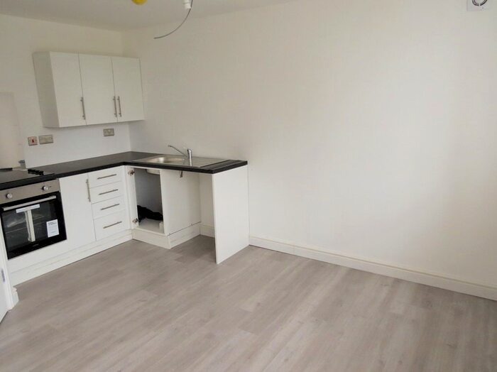 2 Bedroom Flat To Rent In Coton Road, Nuneaton, Warwickshire, CV11