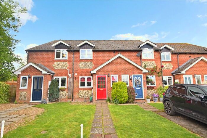 2 Bedroom Terraced House To Rent In The Hill, Winchmore Hill, Amersham, HP7