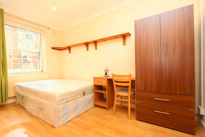 3 Bedroom Flat To Rent In Cornwall Avenue, Bethnal Green E2