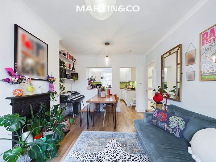 2 Bedroom Flat For Sale In Wellington Buildings, Bow, E3