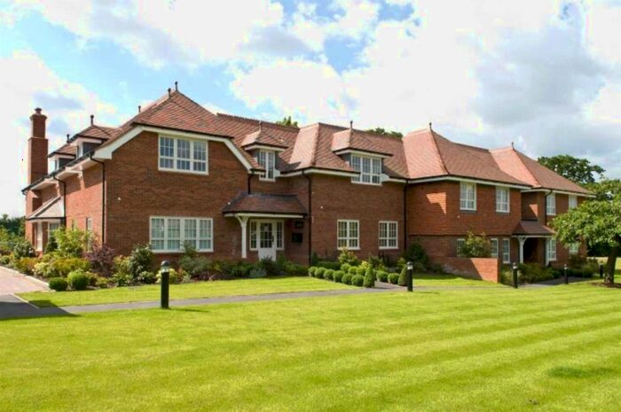 2 Bedroom Flat To Rent In South Lawns, Holbrook Gardens, Aldenham, WD25