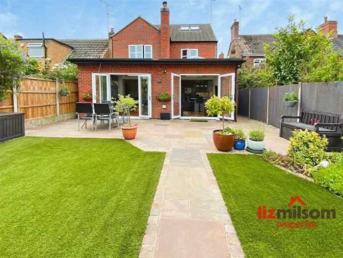 4 Bedroom Detached House For Sale In Station Street, Castle Gresley, DE11
