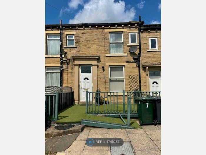 2 Bedroom Terraced House To Rent In Horsman Street, Bradford, BD4