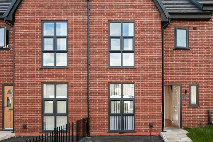 4 Bedroom Terraced House To Rent In Weaste Lane, Salford, M5