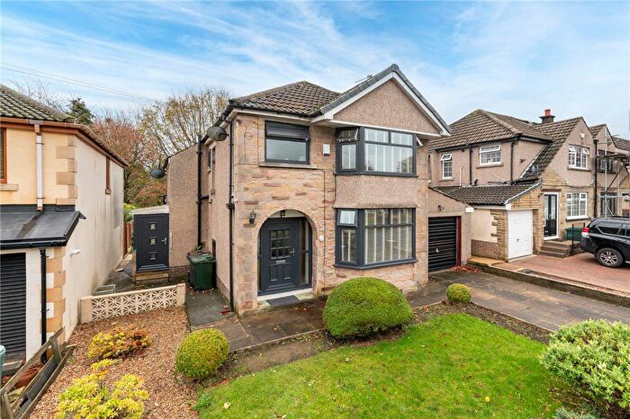 3 Bedroom Detached House For Sale In Woodland Grove, Bradford, West Yorkshire, BD9
