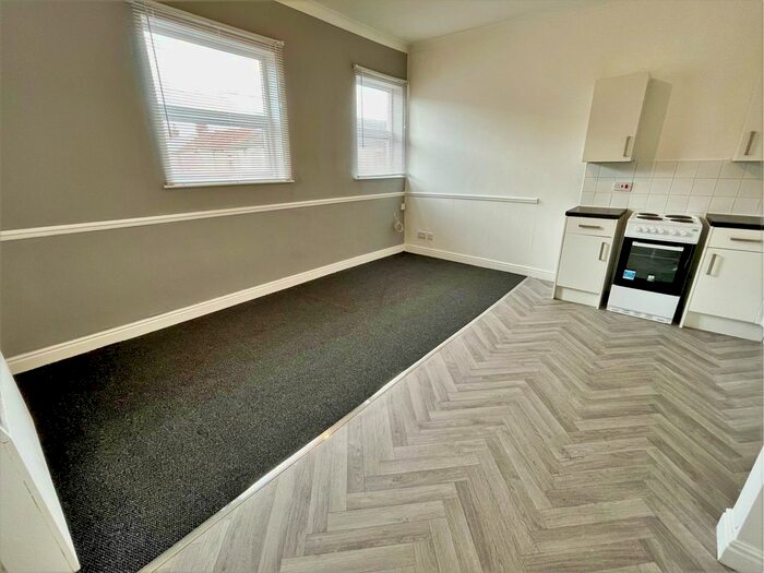 1 Bedroom Flat To Rent In Station Lane, Featherstone WF7