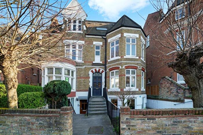 2 Bedroom Apartment For Sale In Anson Road, London, N7