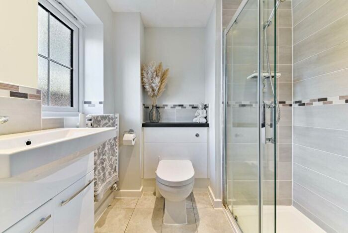 3 Bedroom End Of Terrace House For Sale In Hayton Crescent, Tadworth, KT20