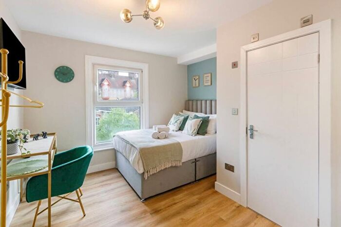 1 Bedroom Studio To Rent In Graham Rd, London, E8