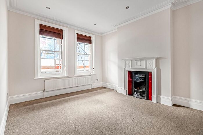 3 Bedroom Flat To Rent In Elgin Avenue, London, W9
