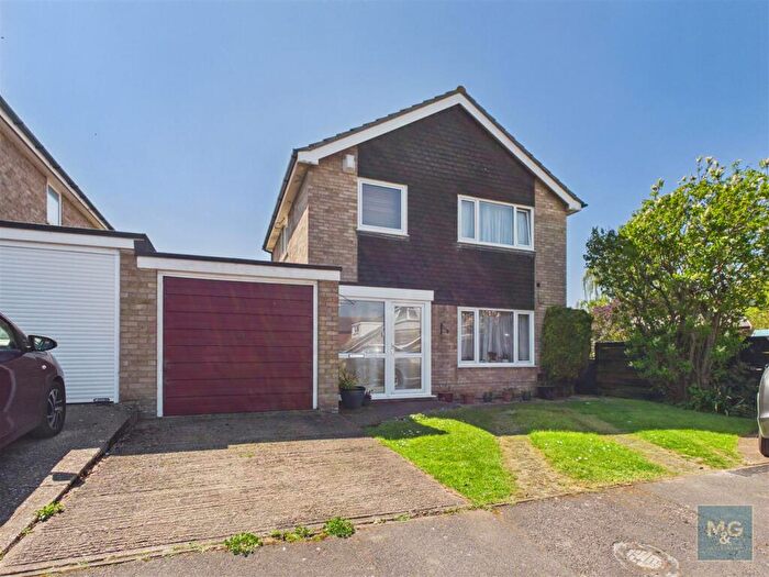 4 Bedroom Link Detached House For Sale In Links Close, Bury St. Edmunds, IP33