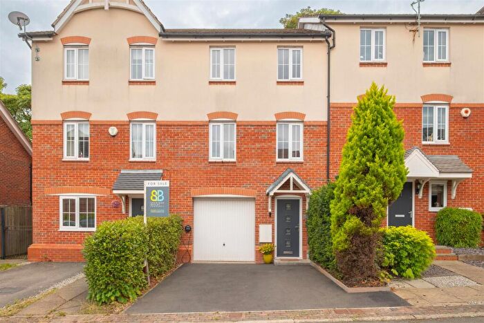 3 Bedroom Terraced House For Sale In Blackthorn Drive, Lindley, Huddersfield, HD3