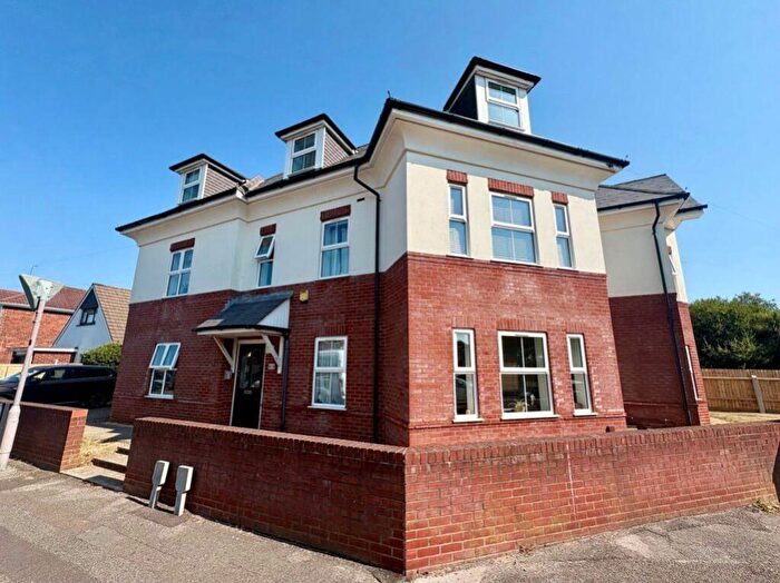 2 Bedroom Flat To Rent In Bennett Road, Charminster, BH8