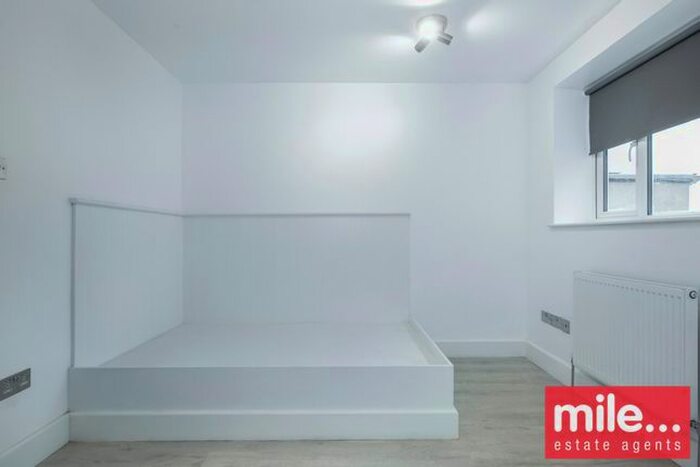 Studio To Rent In Sunnyside Terrace, London, NW9