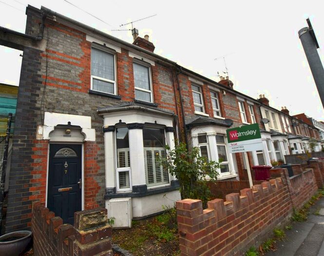 3 Bedroom End Of Terrace House To Rent In Lynmouth Road, RG1