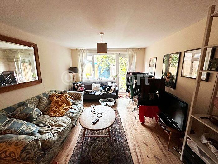 4 Bedroom Terraced House To Rent In Plevna Crescent, London, N15