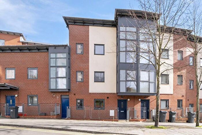 4 Bedroom Terraced House To Rent In Bell Barn Road, Birmingham, B15
