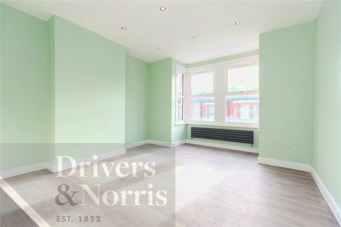 2 Bedroom Apartment To Rent In Churchfield Avenue, North Finchley, London, N12