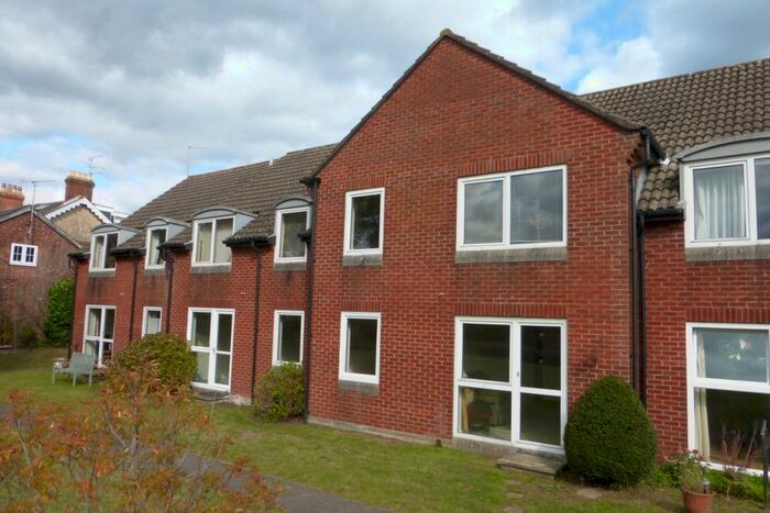 1 Bedroom Flat To Rent In Fordingbridge, Hampshire, SP6