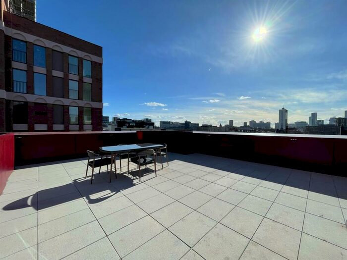 2 Bedroom Apartment To Rent In New Cross Central, Manchester, M4