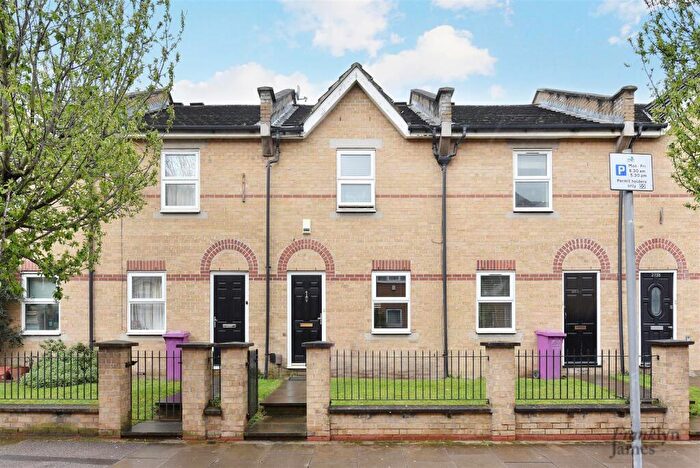 2 Bedroom Terraced House To Rent In Westferry Road, Isle Of Dogs, E14