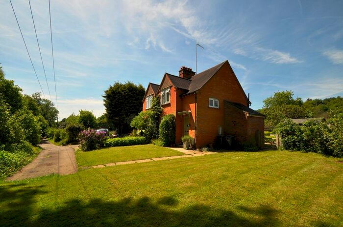 3 Bedroom Semi-Detached House To Rent In Cranleigh Road, Wonersh, Guildford GU5