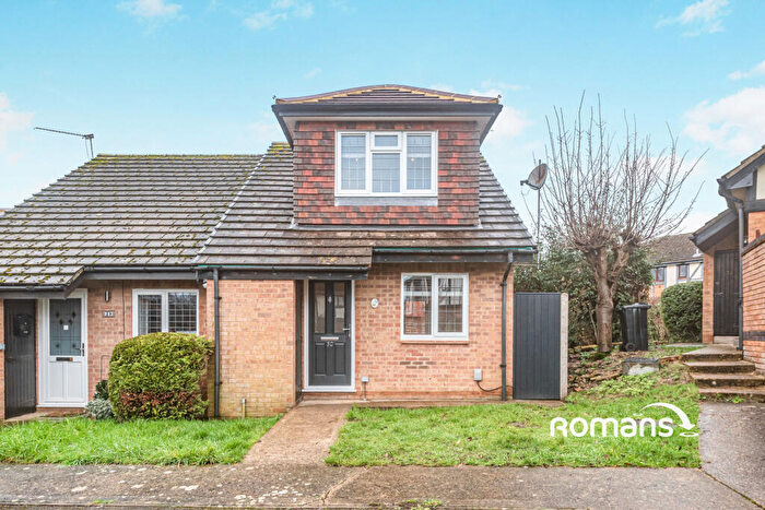 2 Bedroom Semi-Detached House To Rent In Knossington Close, Lower Earley, Reading, RG6