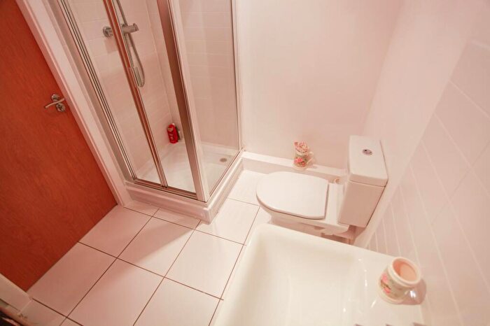 2 Bedroom Flat To Rent In Cornhill, L1