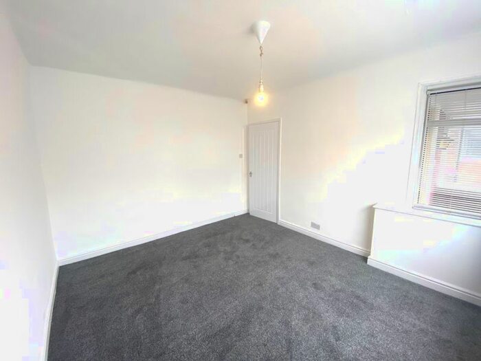 3 Bedroom Semi-Detached House To Rent In Greenbank Road, Salford, M6