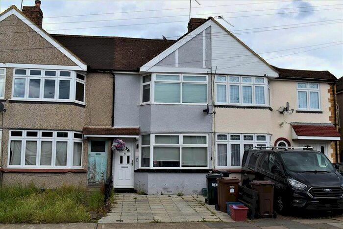 2 Bedroom Property To Rent In Hanover Avenue, Feltham, TW13