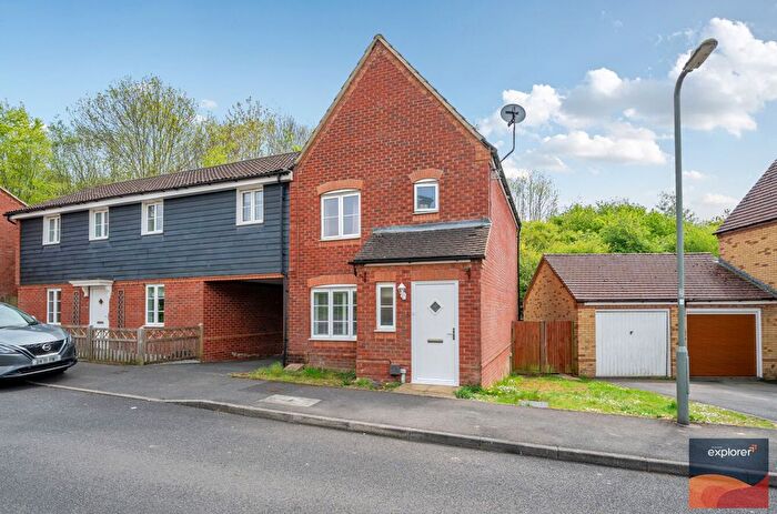 3 Bedroom Semi-Detached House For Sale In Aurora Drive, Beggarwood, RG22