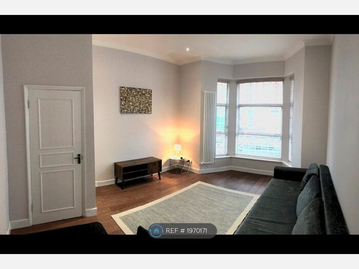 1 Bedroom Flat To Rent In Beaumont Crescent, London, W14