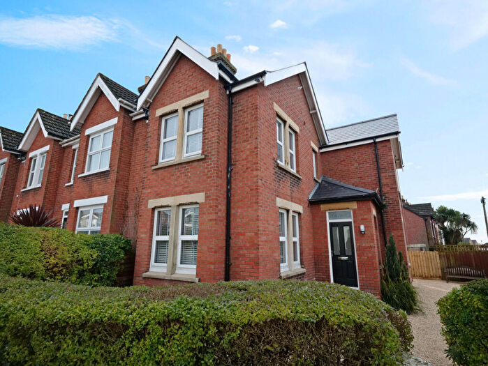 Studio To Rent In Garland Road, Poole, BH15