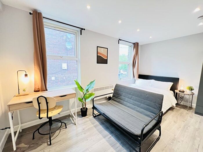 1 Bedroom Studio To Rent In Musjid Road, London, SW11