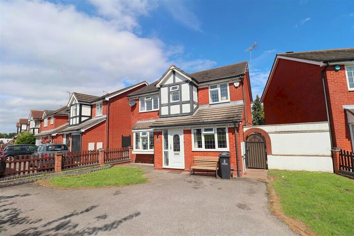 4 Bedroom Detached House To Rent In Mountbatten Drive, Colchester, CO2