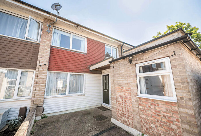 3 Bedroom Terraced House For Sale In Ormonde Avenue, Epsom, Surrey, KT19