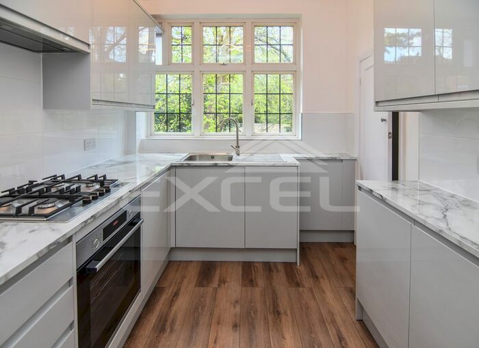 2 Bedroom Flat To Rent In Ellerton Lodge, East End Road, Finchley Central, N3