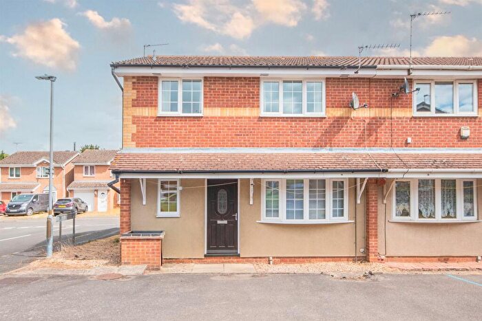 2 Bedroom End Of Terrace House For Sale In Thirlmere Close, Kettering, NN16