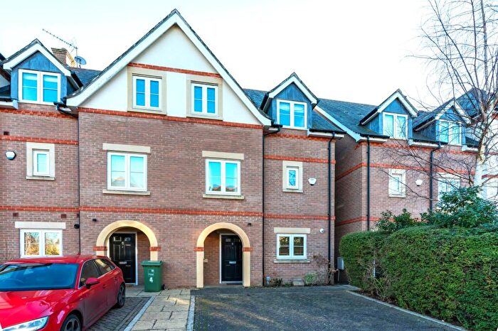 4 Bedroom End Of Terrace House For Sale In Maywood Road, Oxford, OX4