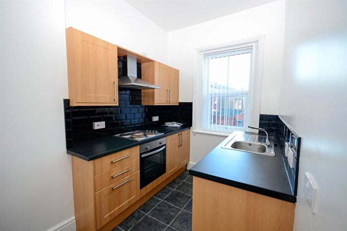 2 Bedroom Flat To Rent In Wylam Street, Jarrow - Additional Charge Of £ Per Month For Heating & Hot Water, NE32