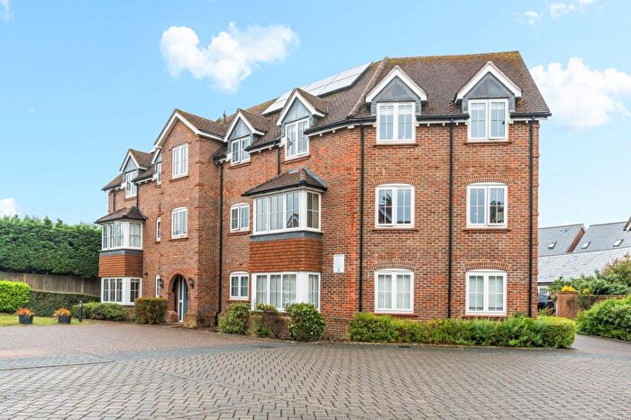 2 Bedroom Flat For Sale In Brookfield Close, Horsham, RH12