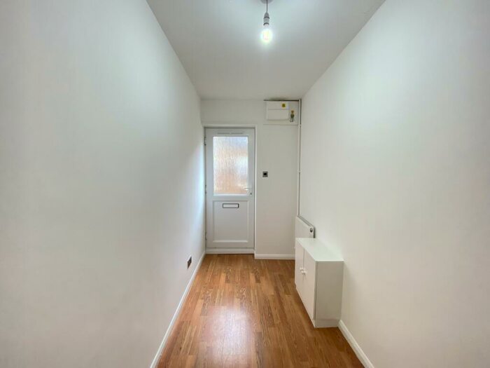 2 Bedroom Apartment To Rent In Spoondell, Dunstable, LU6