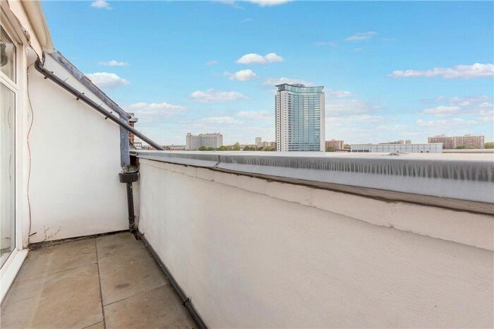 2 Bedroom Flat For Sale In Eardley Crescent, London, SW5