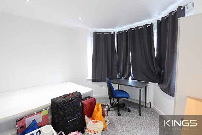 5 Bedroom Semi-Detached House To Rent In Granby Grove, Southampton, SO17