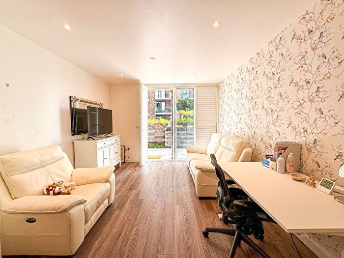1 Bedroom Flat For Sale In Drummond House, Victory Parade, Woolwich, London, SE18