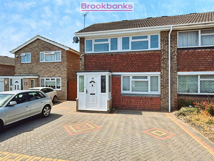 3 Bedroom Semi Detached House To Rent In High Firs, Swanley, BR8