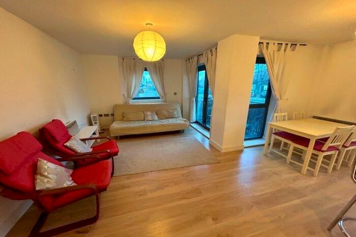 2 Bedroom Flat To Rent In Galleon Way, Cardiff, CF10