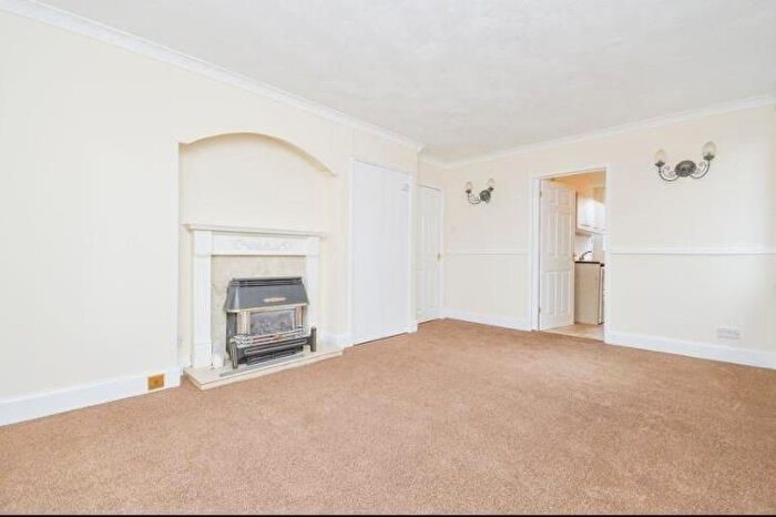 3 Bedroom Flat To Rent In Broomhouse Gardens West, Edinburgh, EH11